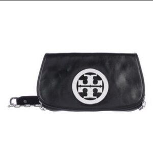 Gorgeous Tory Burch black w/silver logo y2k Reva crossbody, shoulder or clutch